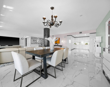 6250 Hollywood Boulevard - Photo Thumbnail 8