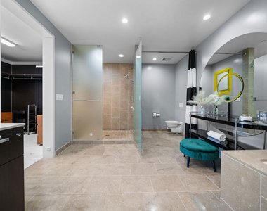 6250 Hollywood Boulevard - Photo Thumbnail 28