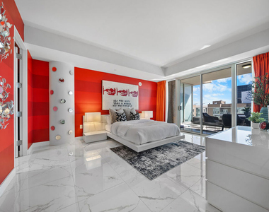 6250 Hollywood Boulevard - Photo Thumbnail 16