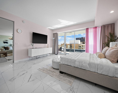 6250 Hollywood Boulevard - Photo Thumbnail 22