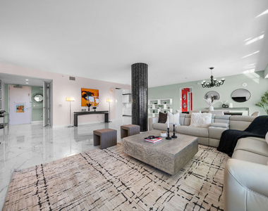 6250 Hollywood Boulevard - Photo Thumbnail 10