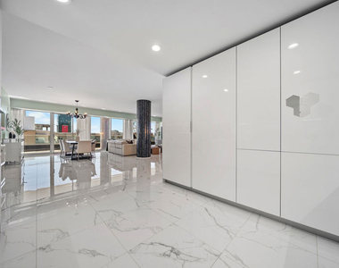 6250 Hollywood Boulevard - Photo Thumbnail 15