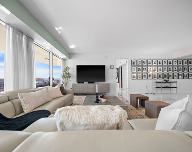 6250 Hollywood Boulevard - Photo Thumbnail 9