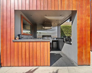 6250 Hollywood Boulevard - Photo Thumbnail 40