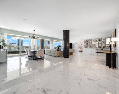 6250 Hollywood Boulevard - Photo Thumbnail 6