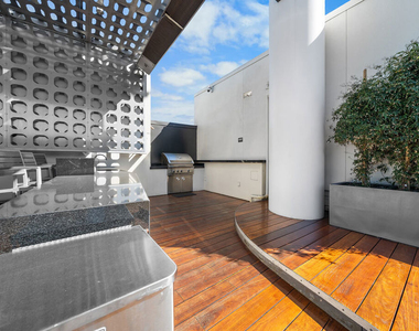 6250 Hollywood Boulevard - Photo Thumbnail 37
