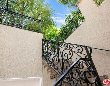 342 Palm Drive - Photo Thumbnail 22