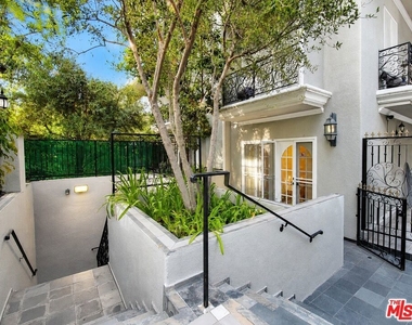 342 Palm Drive - Photo Thumbnail 24