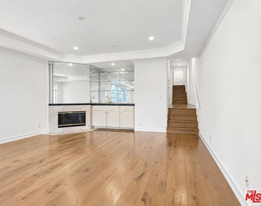 342 Palm Drive - Photo Thumbnail 3