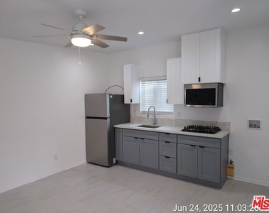 416 E 101st Street - Photo Thumbnail 11