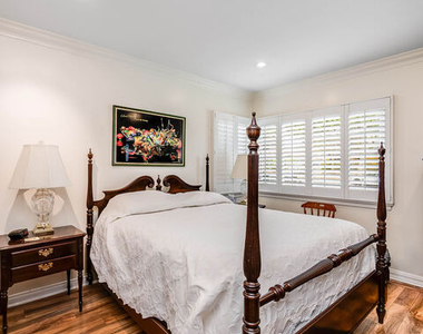 805 N Brighton Street - Photo Thumbnail 4