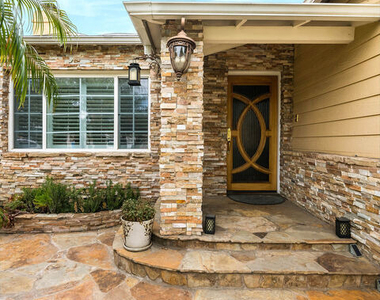 805 N Brighton Street - Photo Thumbnail 3