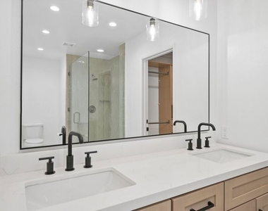 1622 Palisades Drive - Photo Thumbnail 17