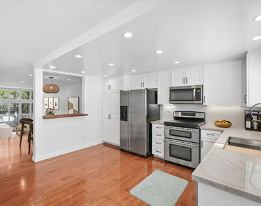 1622 Palisades Drive - Photo Thumbnail 6