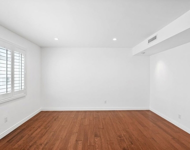 1622 Palisades Drive - Photo Thumbnail 10