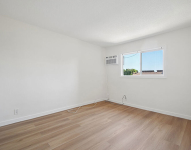 1220 N Ogden Drive - Photo Thumbnail 9