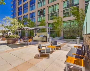 1100 S Hope Street - Photo Thumbnail 2