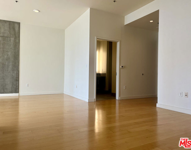 1100 S Hope Street - Photo Thumbnail 24