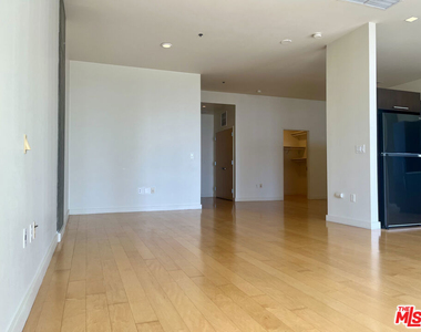 1100 S Hope Street - Photo Thumbnail 18