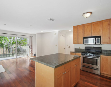 937 Wilcox Avenue - Photo Thumbnail 3