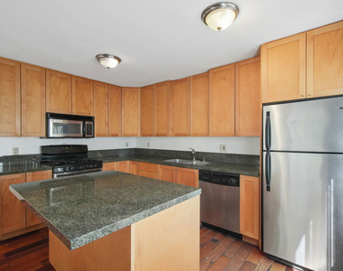 937 Wilcox Avenue - Photo Thumbnail 2