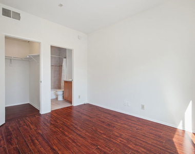 937 Wilcox Avenue - Photo Thumbnail 10