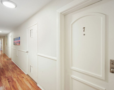 937 Wilcox Avenue - Photo Thumbnail 13