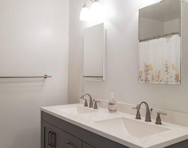 2496 Granville Avenue - Photo Thumbnail 24