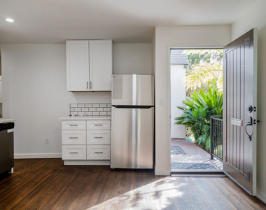 2496 Granville Avenue - Photo Thumbnail 1