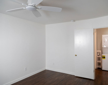 2496 Granville Avenue - Photo Thumbnail 19