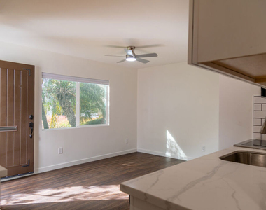 2496 Granville Avenue - Photo Thumbnail 8