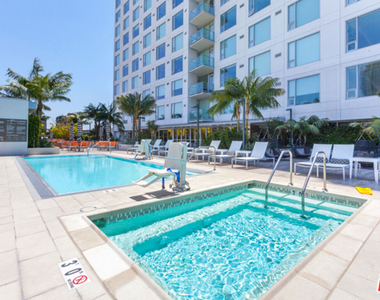 1050 S Grand Avenue - Photo Thumbnail 34
