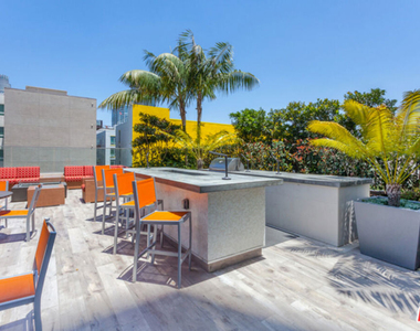1050 S Grand Avenue - Photo Thumbnail 32