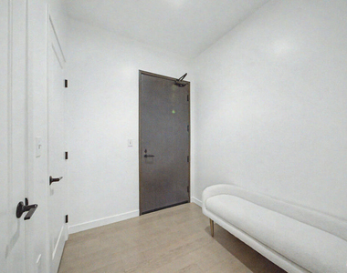 1050 S Grand Avenue - Photo Thumbnail 1