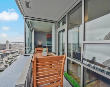321 10th Ave - Photo Thumbnail 2