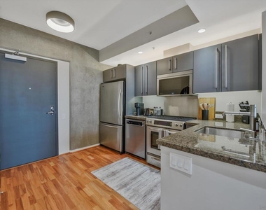 321 10th Ave - Photo Thumbnail 9