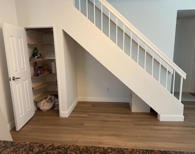 318 Riverview Way - Photo Thumbnail 6