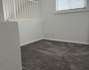 318 Riverview Way - Photo Thumbnail 14