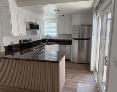 318 Riverview Way - Photo Thumbnail 1