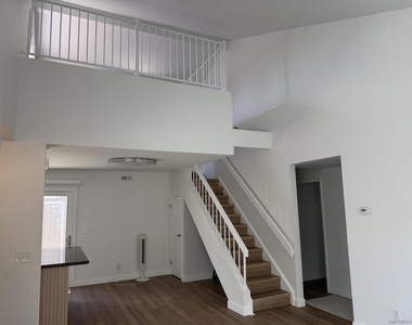318 Riverview Way - Photo Thumbnail 4