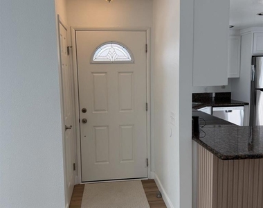 318 Riverview Way - Photo Thumbnail 12