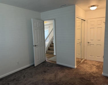 318 Riverview Way - Photo Thumbnail 7