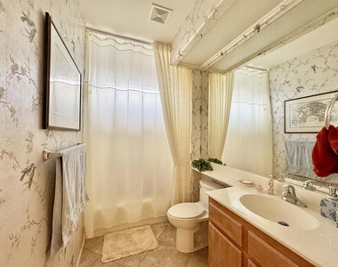 38517 Fallbrook Avenue - Photo Thumbnail 13