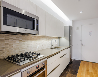 1050 6th Avenue - Photo Thumbnail 1