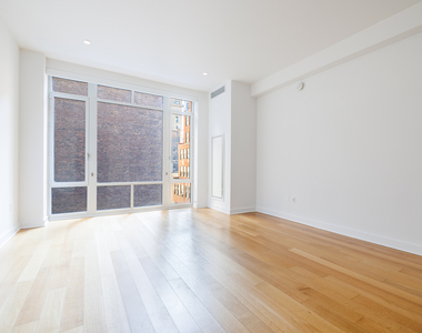 1050 6th Avenue - Photo Thumbnail 2