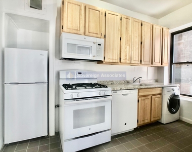 182 Claremont Avenue - Photo Thumbnail 7