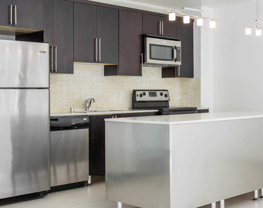 609 S. Grand Ave - Photo Thumbnail 4