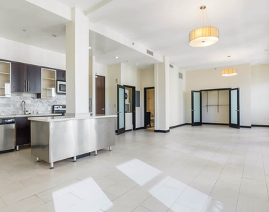 609 S. Grand Ave - Photo Thumbnail 9