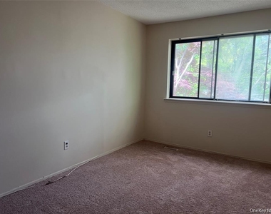 200 Springmeadow Drive - Photo Thumbnail 3