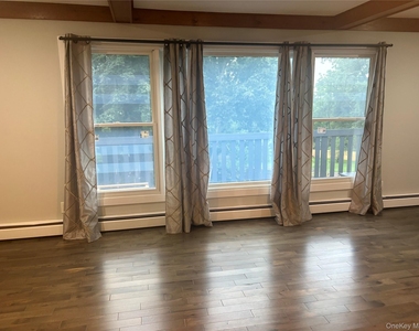 18 Robin Hill Drive - Photo Thumbnail 3
